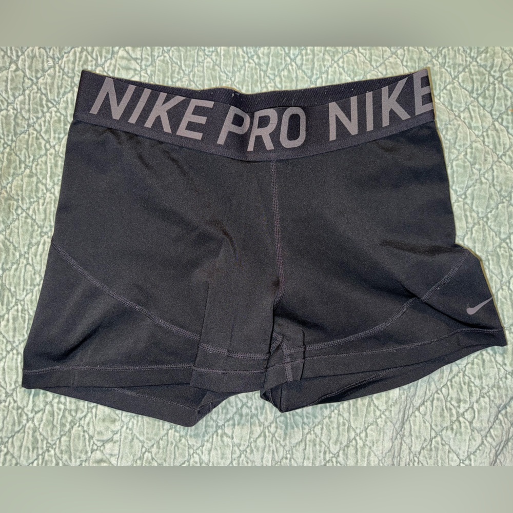 Black Nike Pros